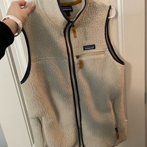 Barely worn Patagonia vest size medium